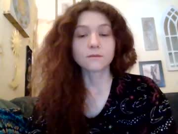 queencrimsonlvx