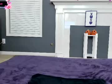 v plays